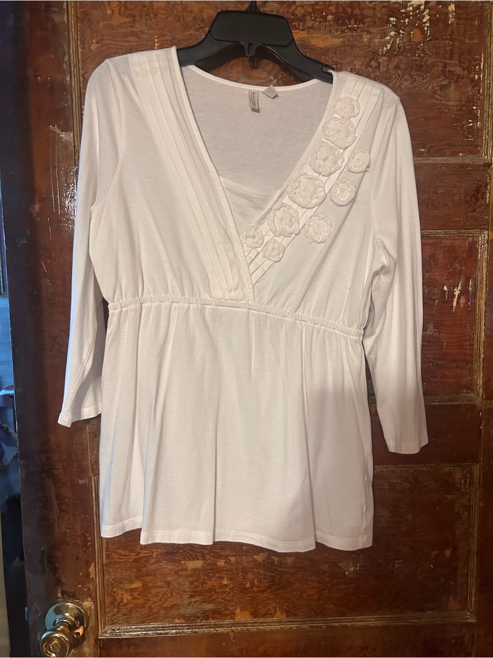 Madison White V-Neck 3/4 Sleeve Floral Appliqué Tunic